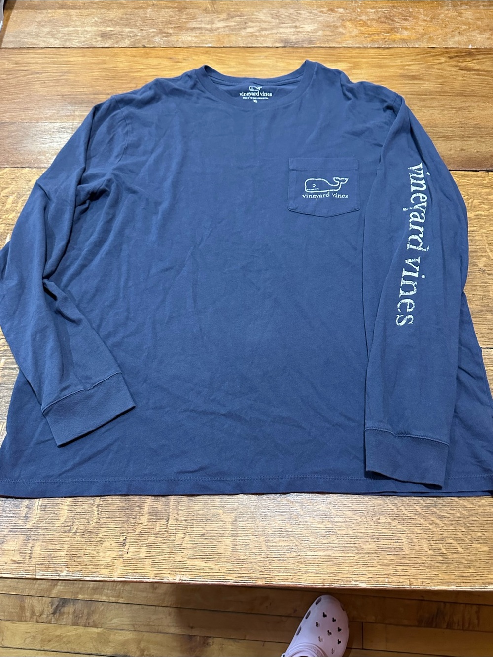 Vineyard Vines men’s xl Navy Long-Sleeve Pocket Tee with Sleeve Logo